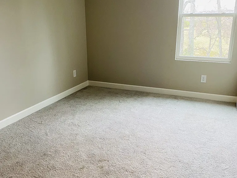 352 Banbury Dr — Photo 21