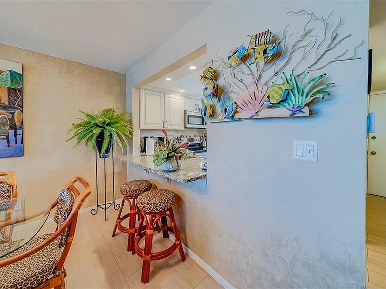 17580 Gulf Blvd #412 — Photo 17