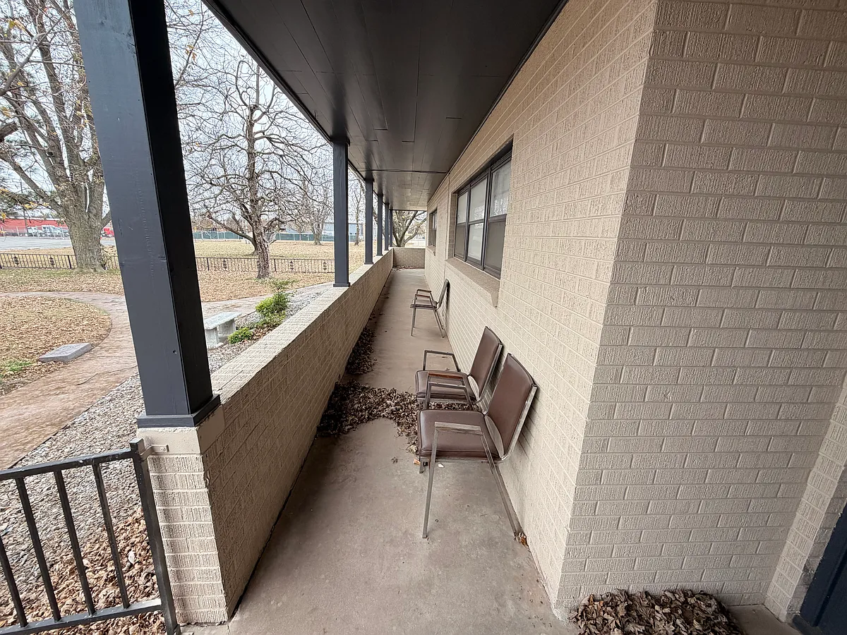 Building Photo - 3901 SW 29th St #2