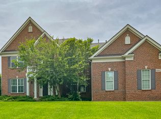 5347 Notting Hill Rd, Gurnee, IL 60031