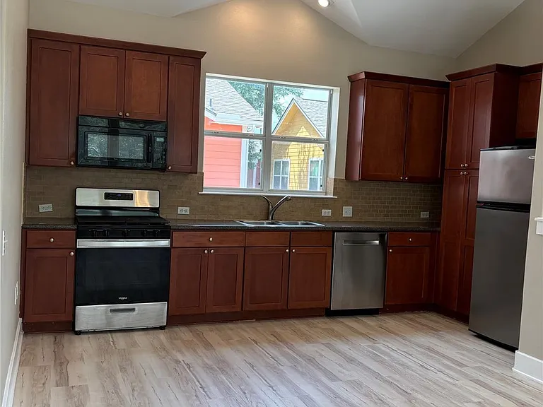 1601 Miriam Ave #121 — Photo 8