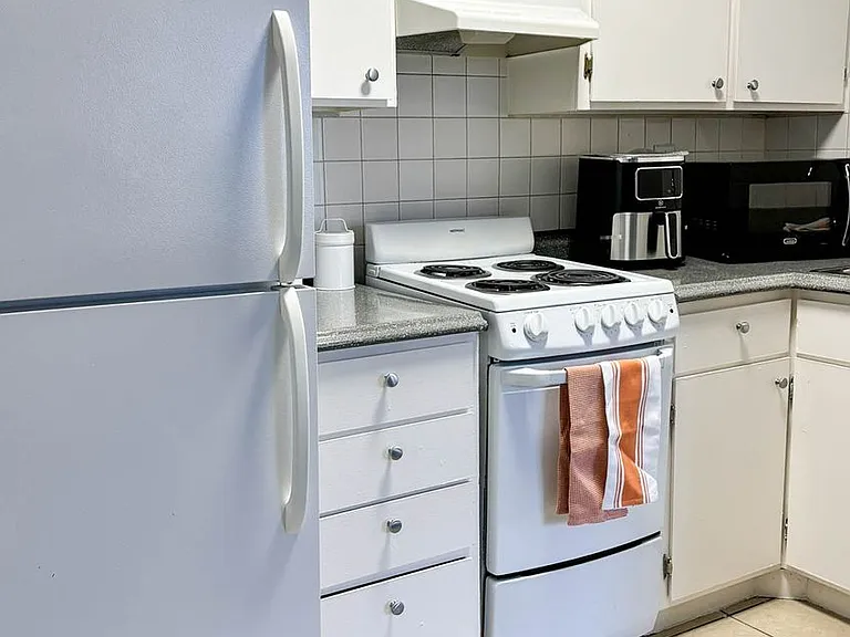 Katie Court Apartments — Photo 17