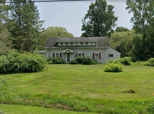 3672 Lake Rd, Conneaut, OH 44030