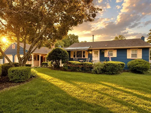511 Delaware Ave, Absecon, NJ 08201