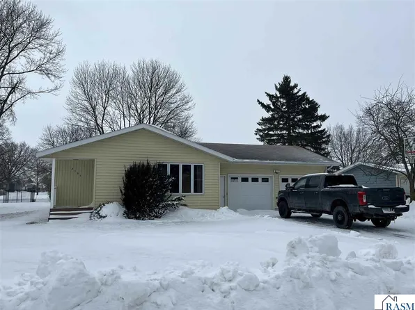 2395 Douglas St, Windom, MN 56101