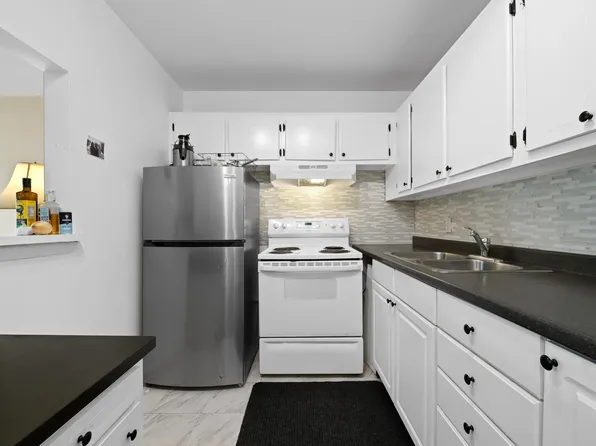 170 Canterbury H, West Palm Beach, FL 33417