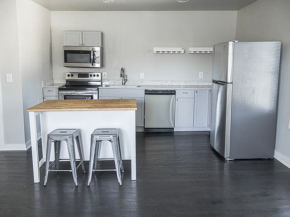 5th image of 1216 N Blackwelder Ave #9