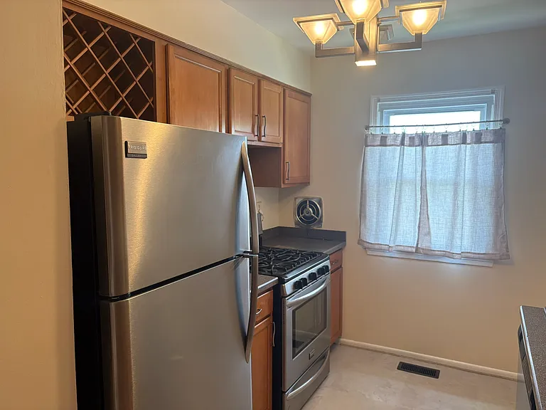 Chesterton Dr — Photo 1