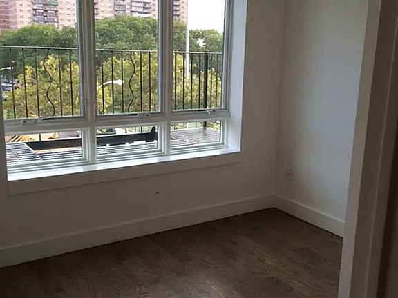 3rd image of 83 Montrose Ave #2F