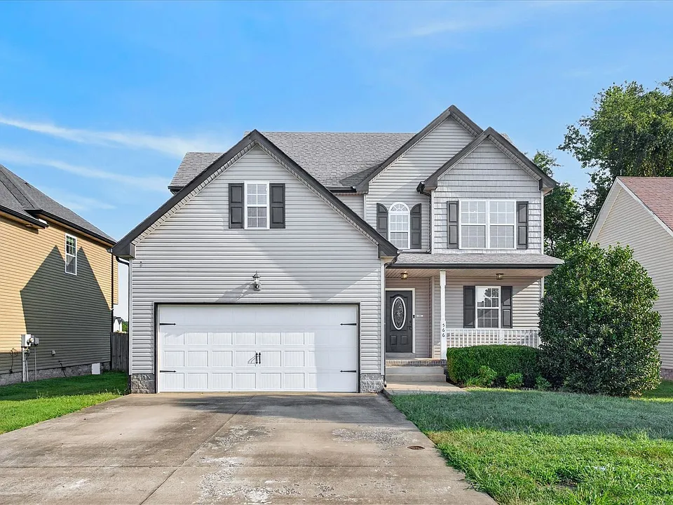 566 Falkland Cir