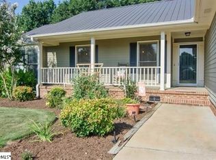 107 Markswood Dr, Simpsonville, SC 29681