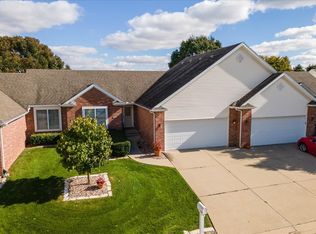 320 Fieldcrest Ct, Normal, IL 61761
