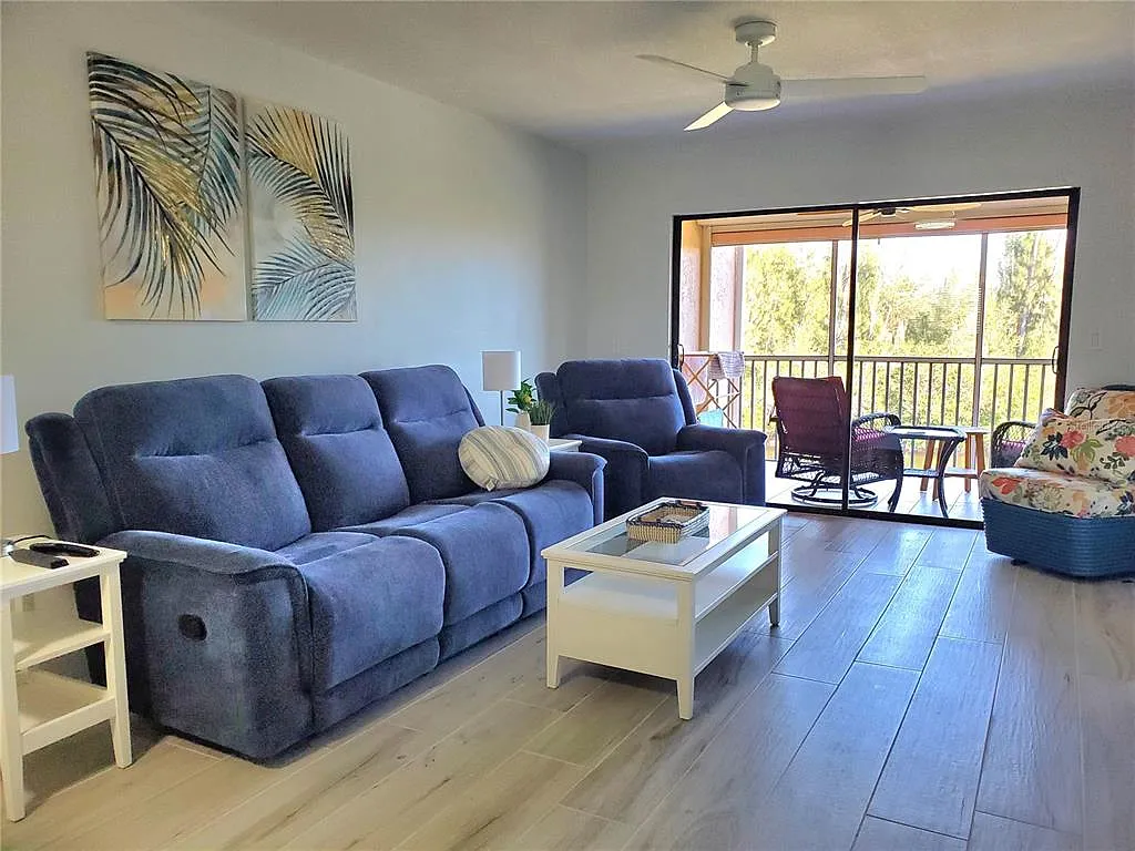 2 bed, 2.0 bath, 1282 sqft, $3,500 — Photo 4