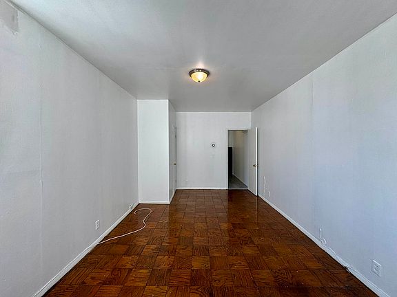 4th image of 301 E 110th St APT 4C