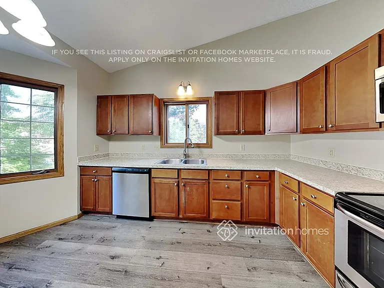 2337 Windsor Ln — Photo 10