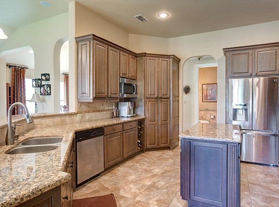 3rd image of 1112 Providence Ave #4