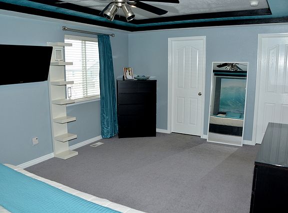 4th image of 10763 Pine Grove Way