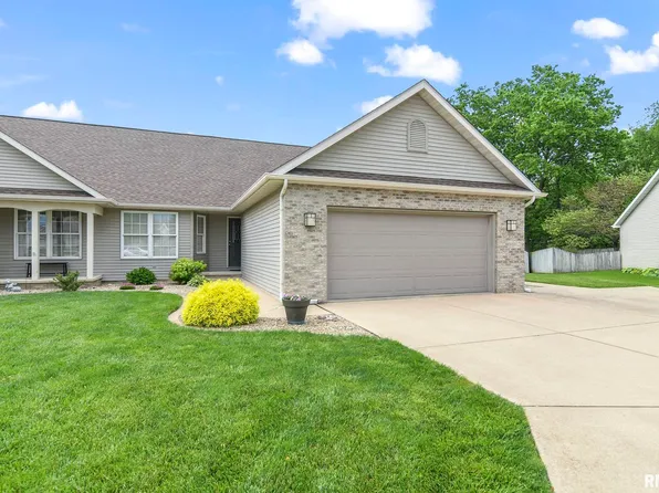 524 Brookside Glen Dr, Sherman, IL 62684