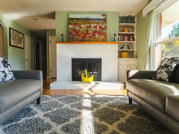 5th image of 36 Fruit Hill Dr