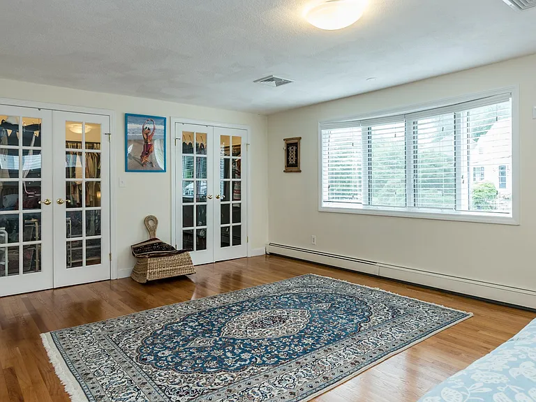 1 Radcliffe Rd — Photo 18