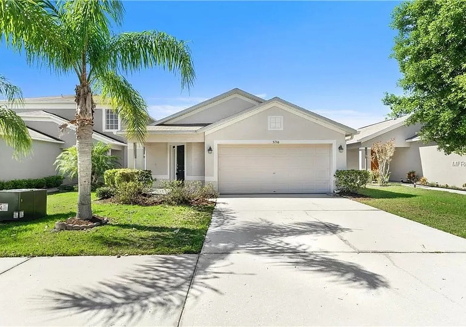 Beautiful 3 bed and 2 bath home in Highly Sought after Bridgewater! — Photo 1