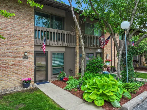 5918 Meadow Dr, Lisle, IL 60532