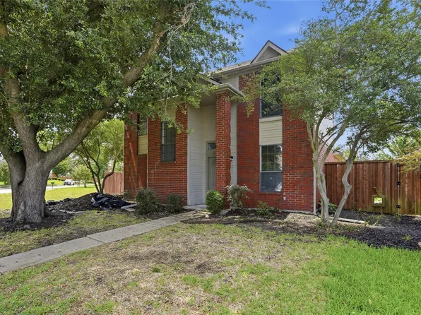 2142 Falcon Ridge Dr, Carrollton, TX 75010