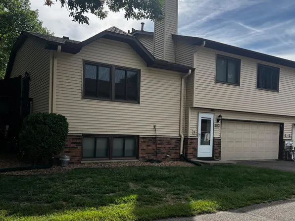8724 N Maplebrook Cir, Brooklyn Park, MN 55445