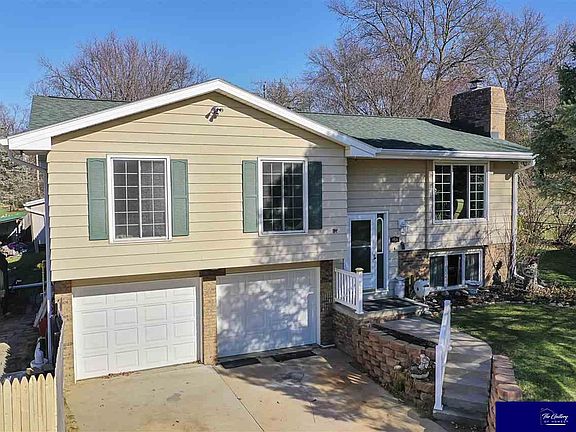 2nd image of 8029 Manderson Cir