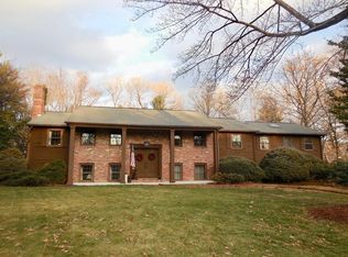 25 Longfellow Rd, Holyoke, MA 01040