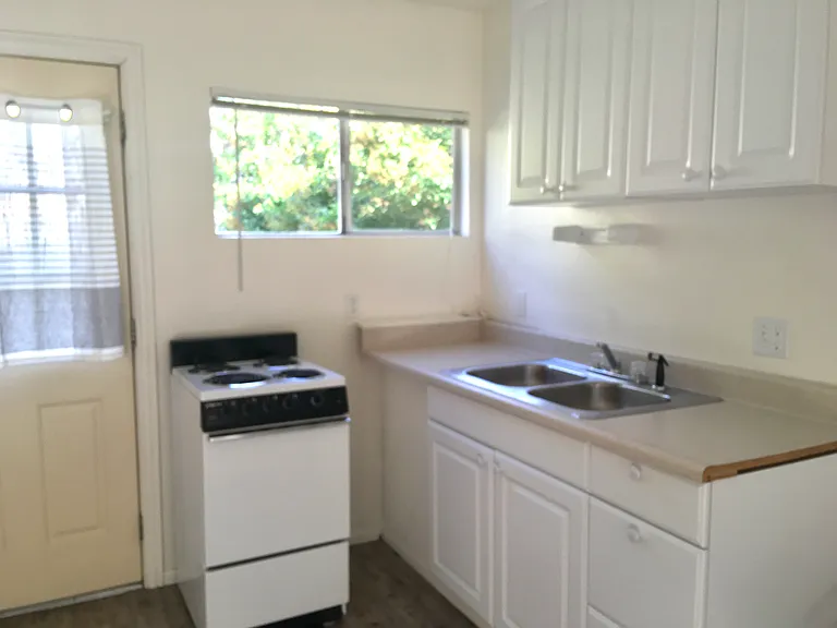 966 E 4th Ave #B — Photo 8