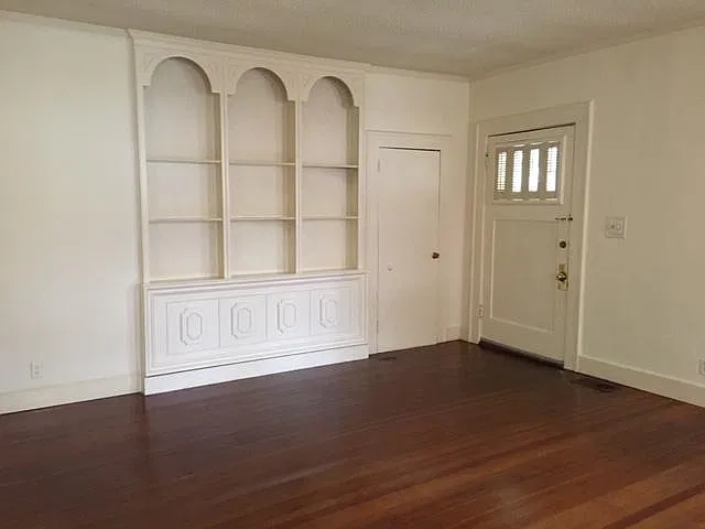 6042 Bryan Parkway — Photo 3