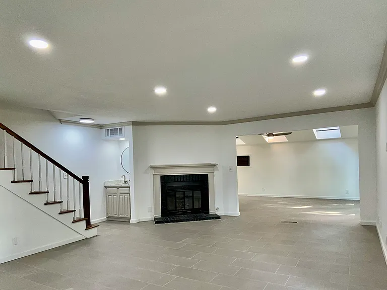 6245 S Yorktown Ave #1 — Photo 5