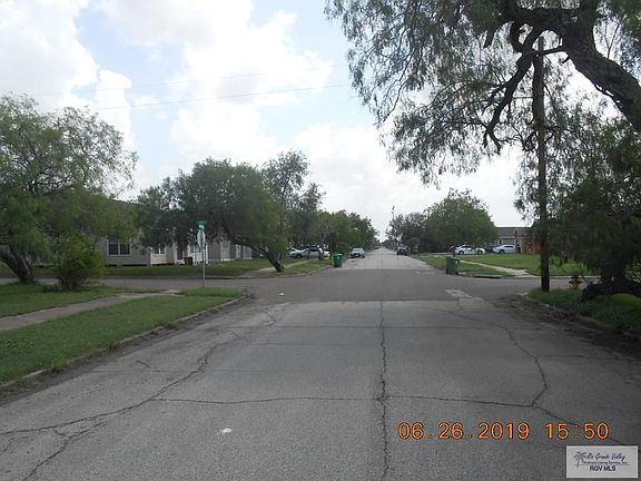 3rd image of 801 N Bonham St