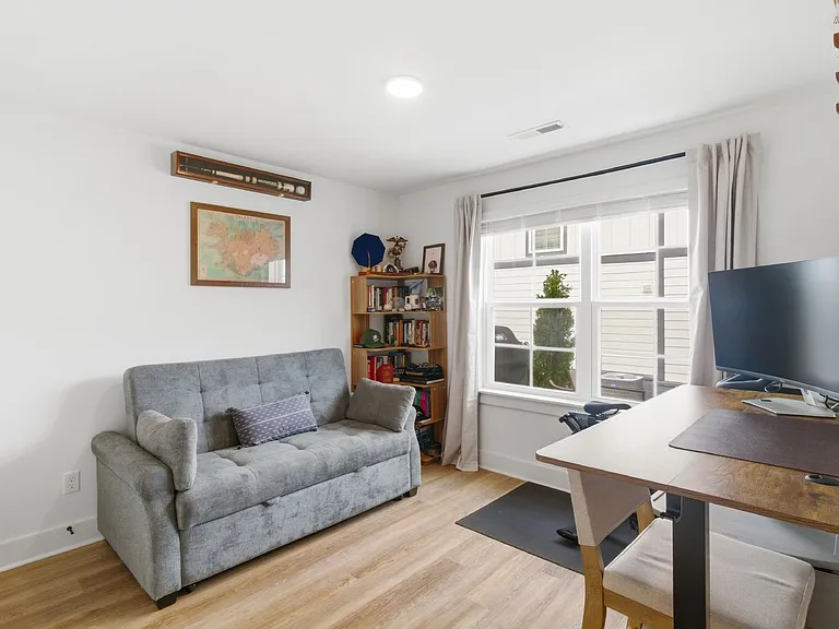 700 N Dupont Ave #311 — Photo 5