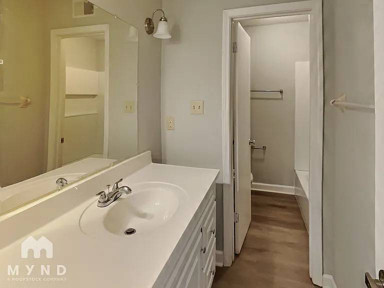 7406 Doncaster Ln — Photo 16