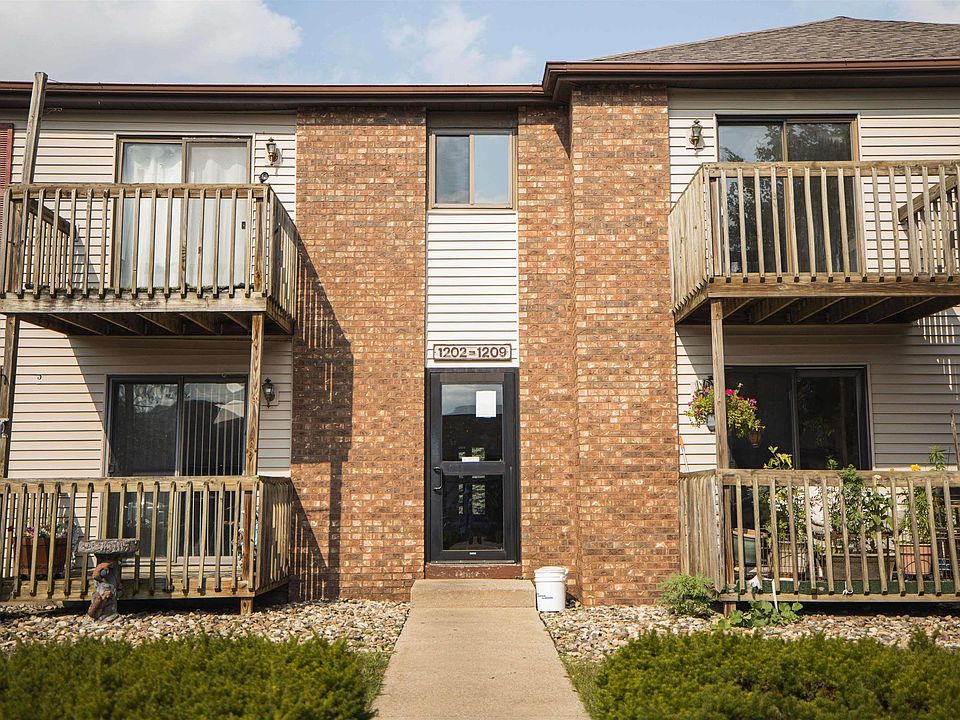 1st image of 1206 Clarinet Blvd E