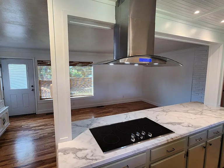 1717 Gary St NE — Photo 8