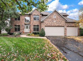 2828 Lobelia Cir, Naperville, IL 60564