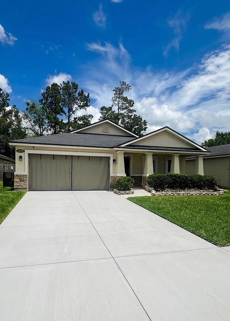 3 bed, 1698 sqft, $2,100 — Photo 1
