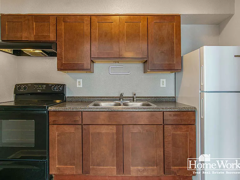 1 bed, 1.0 bath, 702 sqft, $899 — Photo 15