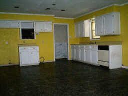 4th image of 5021 Birch St
