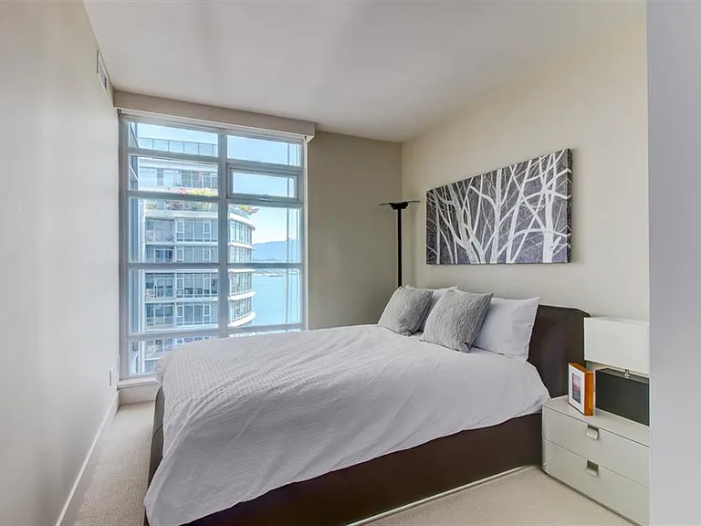 1205 Hastings St W #2402 — Photo 1