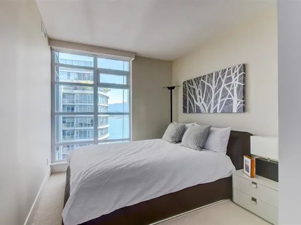 1205 Hastings St W #2402, Vancouver, BC V6E 4T7