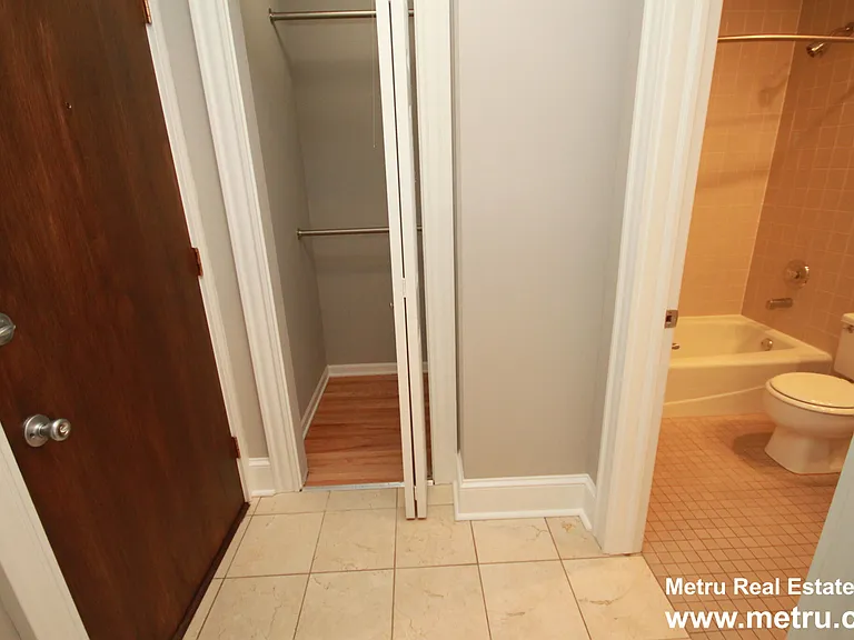 2215 N Clifton Ave #2W — Photo 14