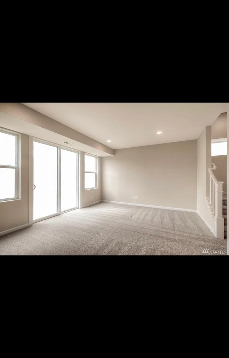 5 bed, 3.5 bath, 2738 sqft, $4,500 — Photo 4