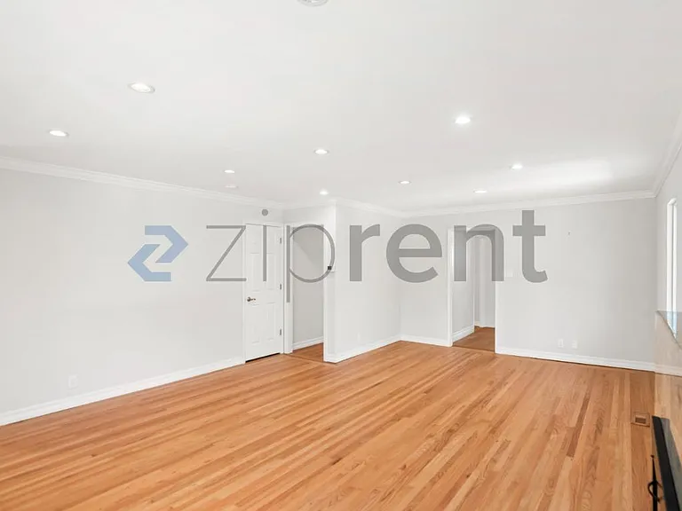 1443 Jeffery Ave — Photo 6
