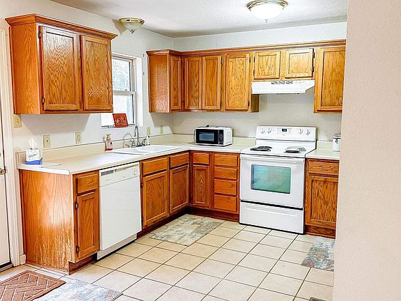 4th image of 215 W Mountain View Dr
