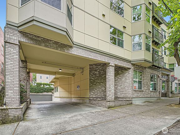 3rd image of 621 5th Avenue N #306