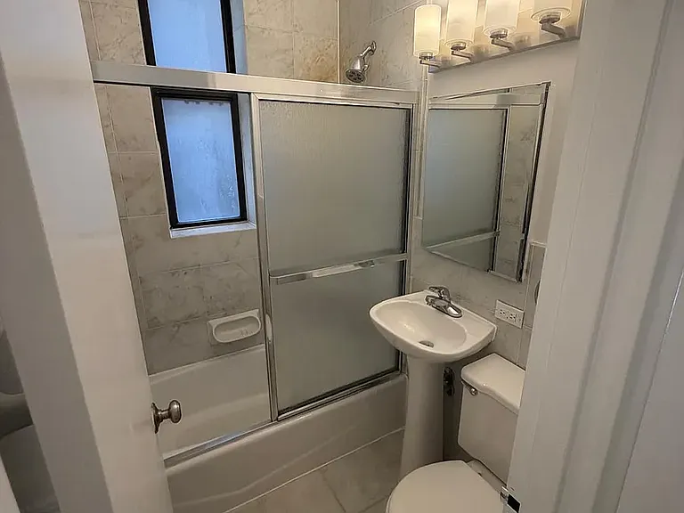 171 E 83rd St #5B — Photo 5